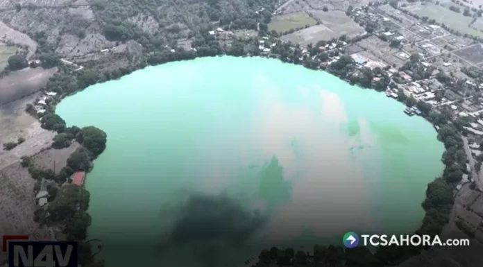 Primero, la Laguna de Apastepeque cambió de color turquesa y pocos días después, la Laguna Bruja, ambas ubicadas en San Vicente.