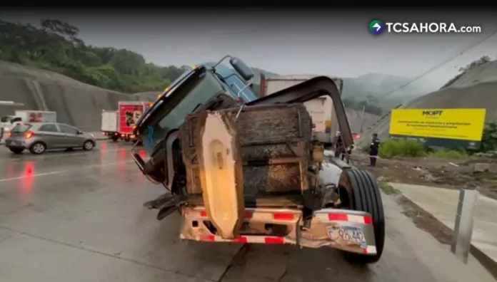 Accidentes en varias carreteras complican el tráfico