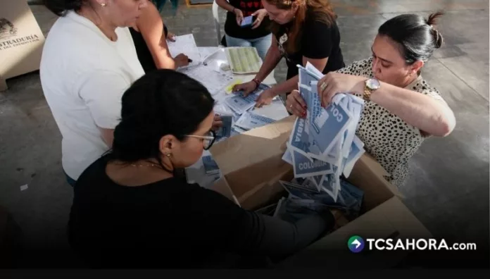 La Registraduría Nacional de Colombia comenzó con la recepción y consolidación de los datos enviados desde los puestos de votación.