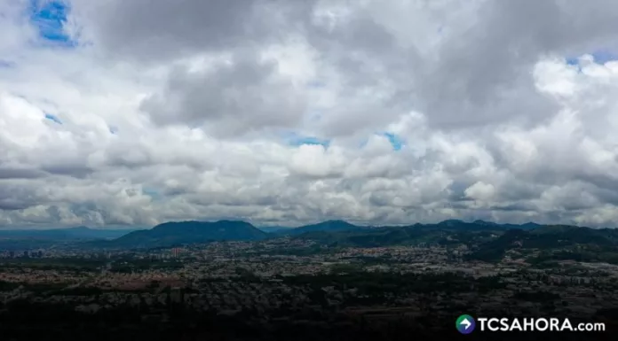 A partir del mediodía se tendrá incremento de nubosidad. La Onda Tropical podría afectar esta tarde-noche y durante la madrugada de mañana.