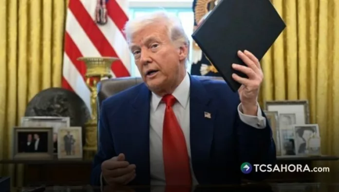 Donald Trump firmó una orden ejecutiva para revisar modelos de Inteligencia Artificial antes de su lanzamiento.