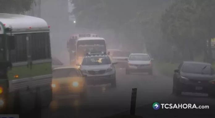 Uno de los problemas más frecuentes durante las lluvias son las filtraciones de agua que quedan en los vehículos.