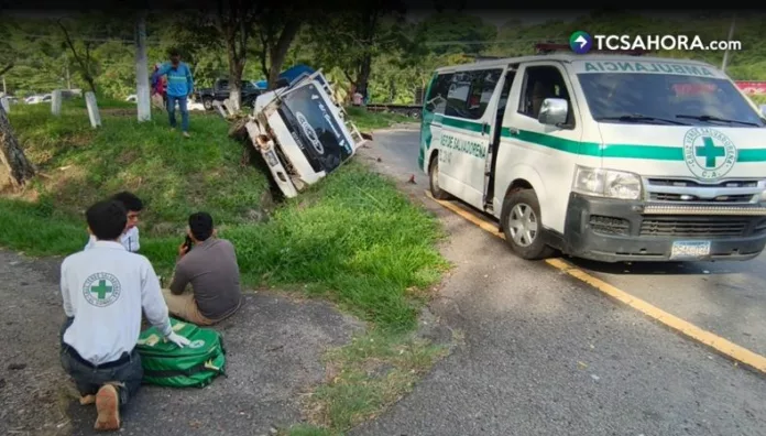 Al menos cinco lesionados en accidentes viales en Santa Ana y San Salvador