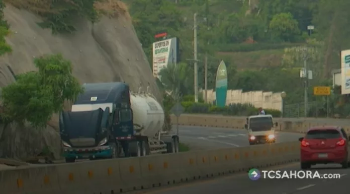 Las rastras mal estacionadas representan un riesgo durante la noche o bajo condiciones climáticas adversas.