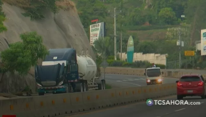 Las rastras mal estacionadas representan un riesgo durante la noche o bajo condiciones climáticas adversas.