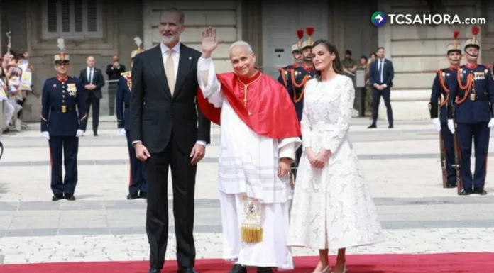 La reina Letizia y el privilegio del blanco