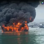 Incendio consume 35 embarcaciones en puerto de Ecuador