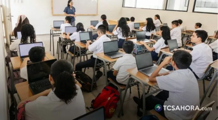La suspensión de clases incluye a centros educativos públicos y privados en todos los niveles y universidades.