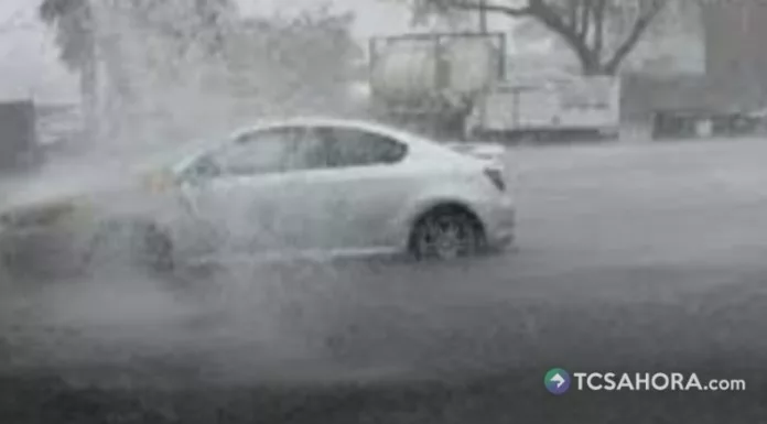 Millones de ciudadanos se encuentran bajo alerta por las tormentas severas y fuertes tornados en Estados Unidos.