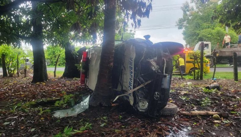 accidente de tránsito en la carretera hacia San Luis La Herradura, La Paz