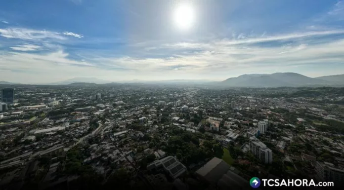 Todavía hay inyección de humedad, por lo que se tendrán lluvias por la tarde y la noche. Para el domingo se espera el paso de una Onda Tropical.