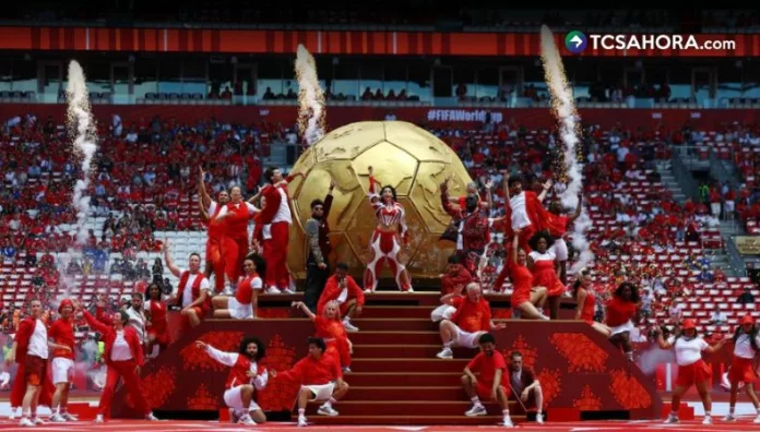 La inauguración del Mundial 2026 en Canadá incluyó pueblos indígenas, una ballena gigante, artistas internacionales y símbolos nacionales.