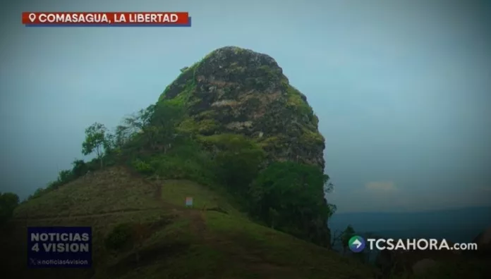 El peñón de Comasagua atrae visitantes por sus paisajes, pero también por relatos que sobreviven entre quienes recorren la zona.