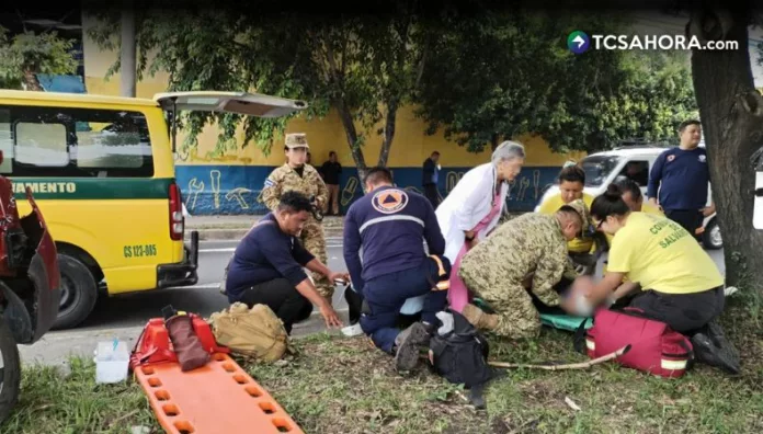 Accidente de bus y camioneta deja dos lesionados
