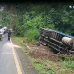 Dos camiones de carga se accidentan en Santa Ana