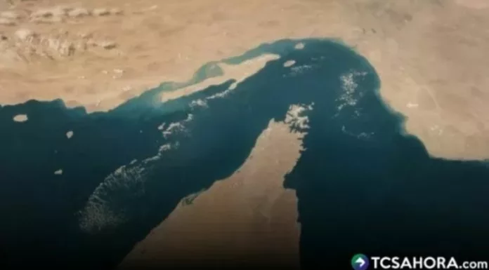 El tránsito marítimo en el estrecho de Ormuz sigue casi paralizado pese al acuerdo de paz entre Estados Unidos e Irán.