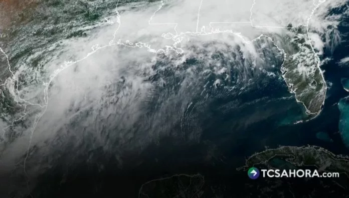 Estados Unidos mantiene en vigilancia la primera tormenta tropical del Atlántico, que podría provocar inundaciones.