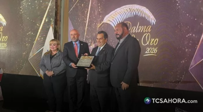 La Palma de Oro 2026 reconoció la trayectoria y el aporte económico y social de Banco Davivienda El Salvador.