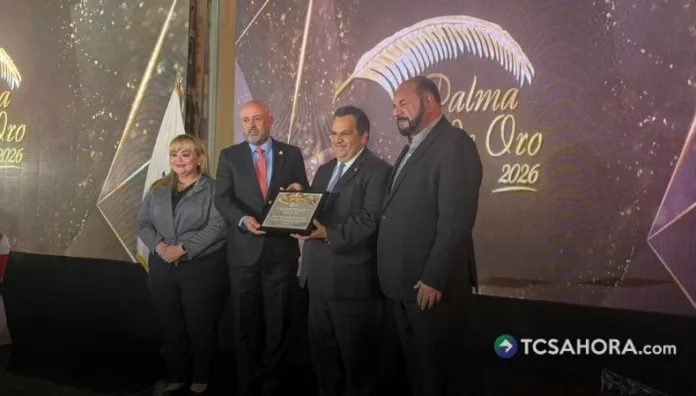 La Palma de Oro 2026 reconoció la trayectoria y el aporte económico y social de Banco Davivienda El Salvador.