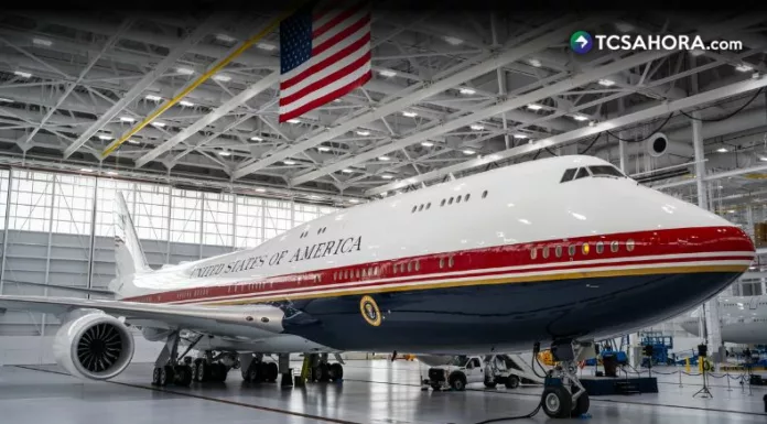 Trump presenta un nuevo modelo del Air Force One