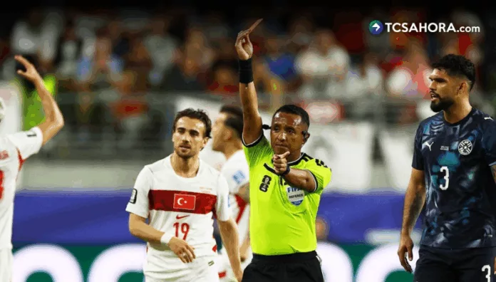 Iván Barton dirigió su primer partido en la Copa del Mundo 2026 entre las selecciones de Turquía y Paraguay.