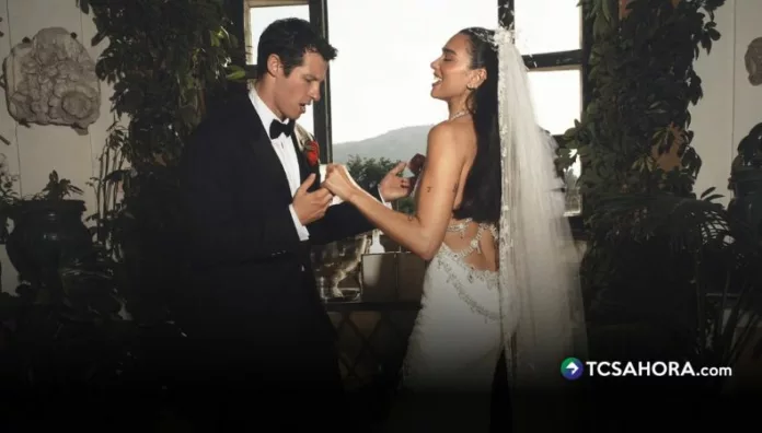 La cantante mostró imágenes inéditas de su boda en Sicilia junto a Callum Turner. Vestidos exclusivos, invitados y detalles salen a la luz.