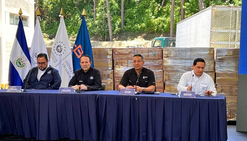 Autoridades destruyen 15 millones de cigarrillos de contrabando