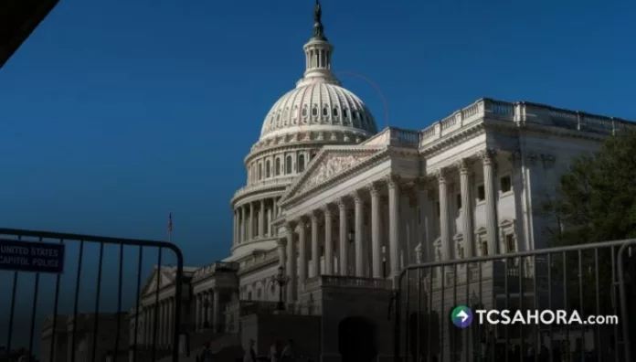 El Senado de Estados Unidos votó por primera vez a favor de una resolución para detener la guerra de Irán.