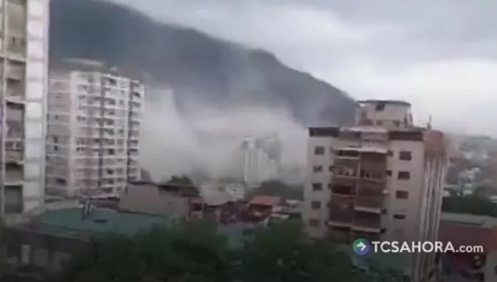 Según reportes oficiales, cientos de personas evacuaron edificios y viviendas en busca de lugares seguros.