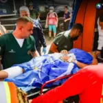 Misión salvadoreña rescata a mujer bajo los escombros