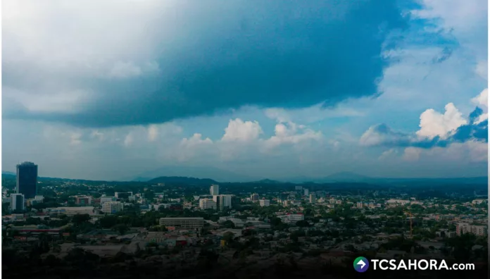 El panorama climático será similar al de ayer: calor intenso y con lluvias puntuales en algunas zonas del territorio salvadoreño.
