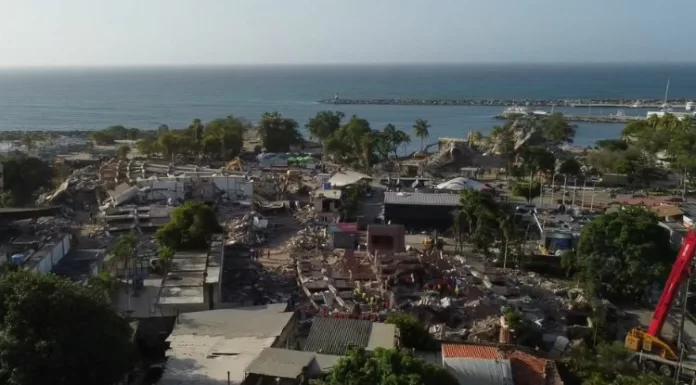 La Guaira, destruida por los terremotos en Venezuela, es una zona densamente poblada entre montañas y mar, históricamente riesgosa, con suelos inestables