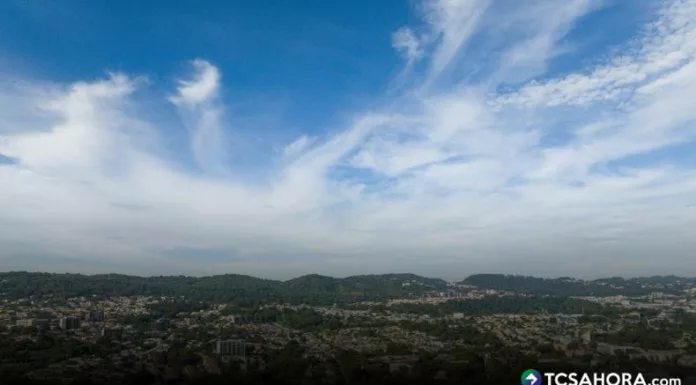 El ambiente en El Salvador estará predominado por mucho calor y lluvias. Además, se pronostica el acercamiento de una onda tropical.