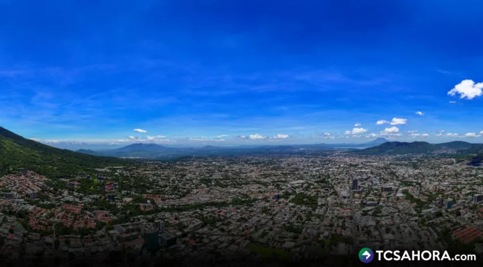 Pese a que tendremos un día caluroso, con temperaturas elevadas, no se descarta la presencia de lluvias aisladas en el territorio salvadoreño.