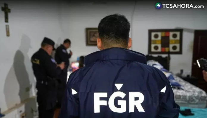 Según las investigaciones, los detenidos viajaban y al ingresar al país no declaraban los celulares y consolas de videojuegos