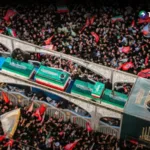 Multitudinario funeral del líder de Irán, el ayatolá Seyyed Ali Jamenei