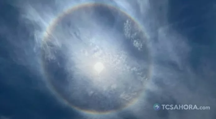 El halo solar cautivó esta mañana a los salvadoreños con un vistoso anillo de colores alrededor del Sol durante varios minutos.