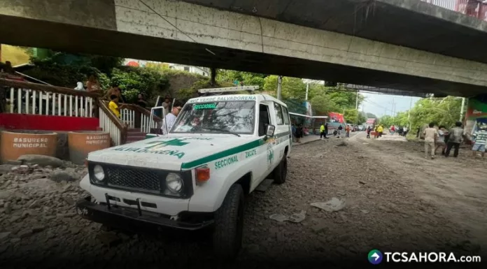 El conductor de una rastra atropelló esta tarde a varias personas en el kilómetro 38 ½ de la carretera a Comalapa.