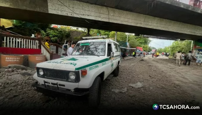 El conductor de una rastra atropelló esta tarde a varias personas en el kilómetro 38 ½ de la carretera a Comalapa.