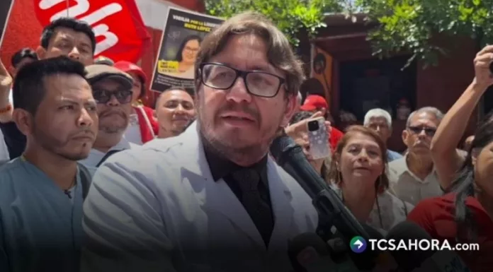 El FMLN inició una nueva etapa de su proceso interno con la inscripción del médico Rafael Aguirre como precandidato presidencial.