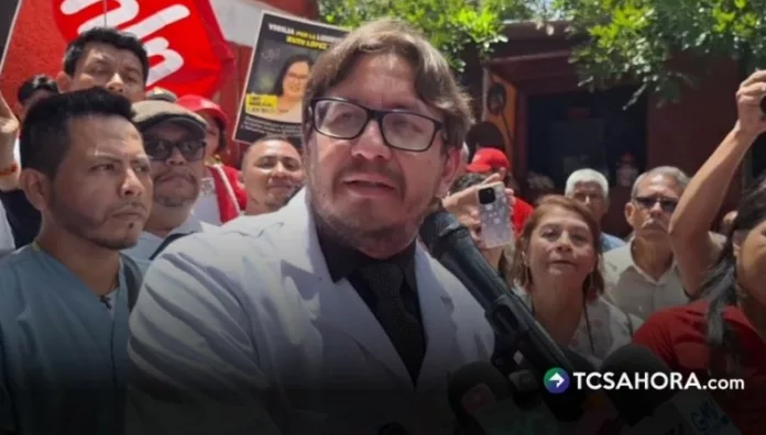 El FMLN inició una nueva etapa de su proceso interno con la inscripción del médico Rafael Aguirre como precandidato presidencial.