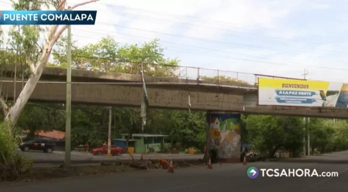 La carretera al Aeropuerto Internacional, cerca del puente Comalapa, ha registrado varios accidentes de tránsito.