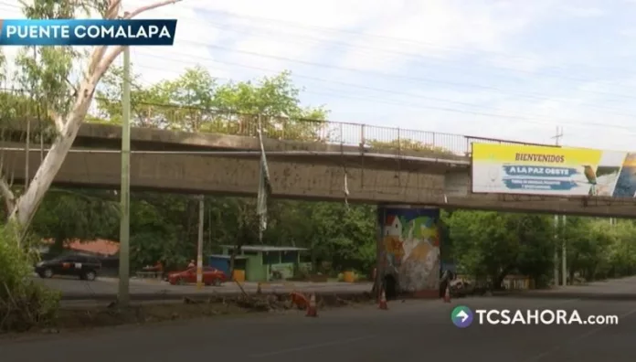La carretera al Aeropuerto Internacional, cerca del puente Comalapa, ha registrado varios accidentes de tránsito.