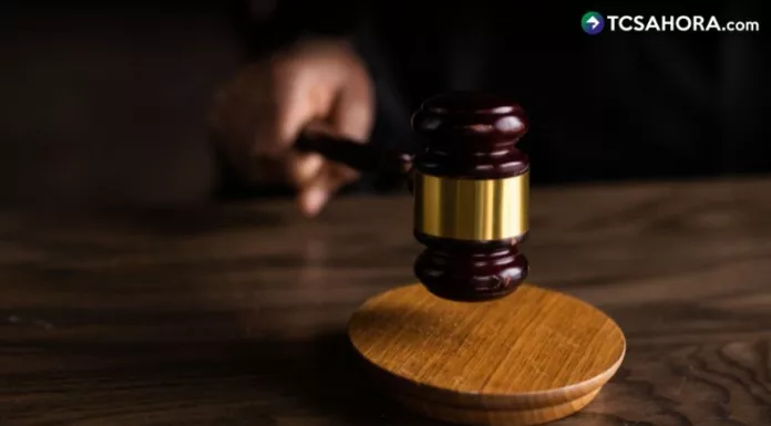 Según las investigaciones, los dos hombres le propusieron al empresario formar parte de una sociedad dedicada a la construcción de carreteras