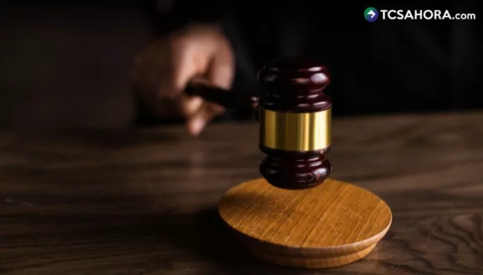 Según las investigaciones, los dos hombres le propusieron al empresario formar parte de una sociedad dedicada a la construcción de carreteras