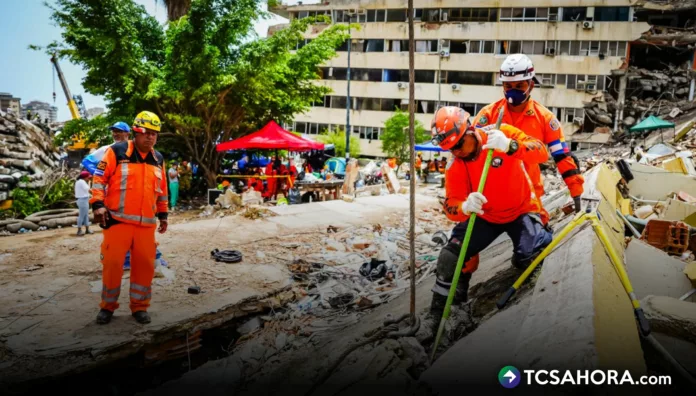 Coordinador de Equipos Tácticos destaca la labor de la misión humanitaria de El Salvador en Venezuela, donde recataron 9 personas con vida.