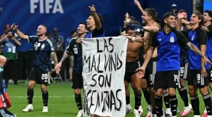 De forma sarcástica respondió Inglaterra a la manta de Las Malvinas que mostraron jugadores argentinos tras ganar el pase a la final del mundial