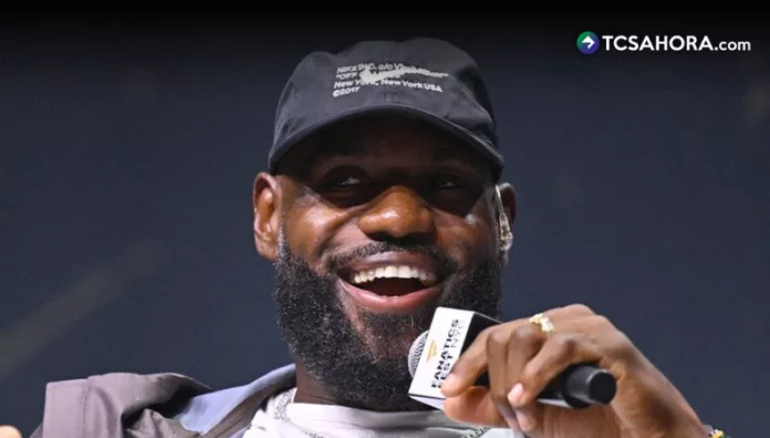 Tras quedar libre de Los Angeles Lakers, LeBron James todavía no define su futuro de cara a la próxima temporada.