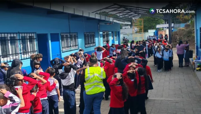 Guatemala suspende clases en cuatro departamentos tras sismo