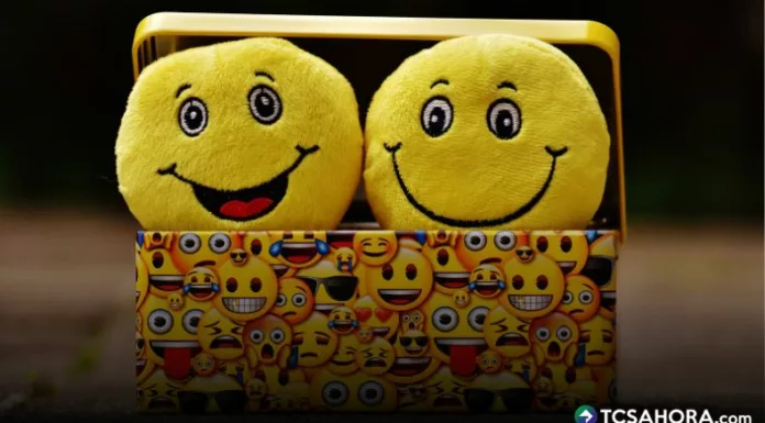 Actualmente existen más de 3,000 emojis oficiales. Cada año se incorporan nuevas propuestas que van desde profesiones hasta alimentos.